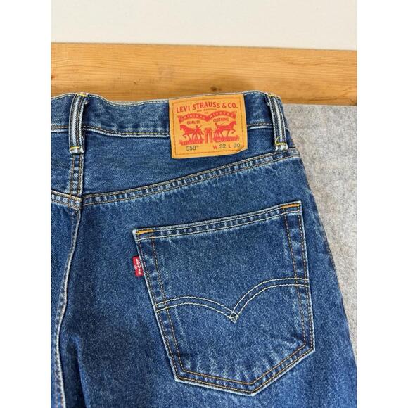 Vintage Levi's 550 Relaxed Fit Dark Wash Blue Jeans Men’s Size 32x29 - Picture 3 of 6
